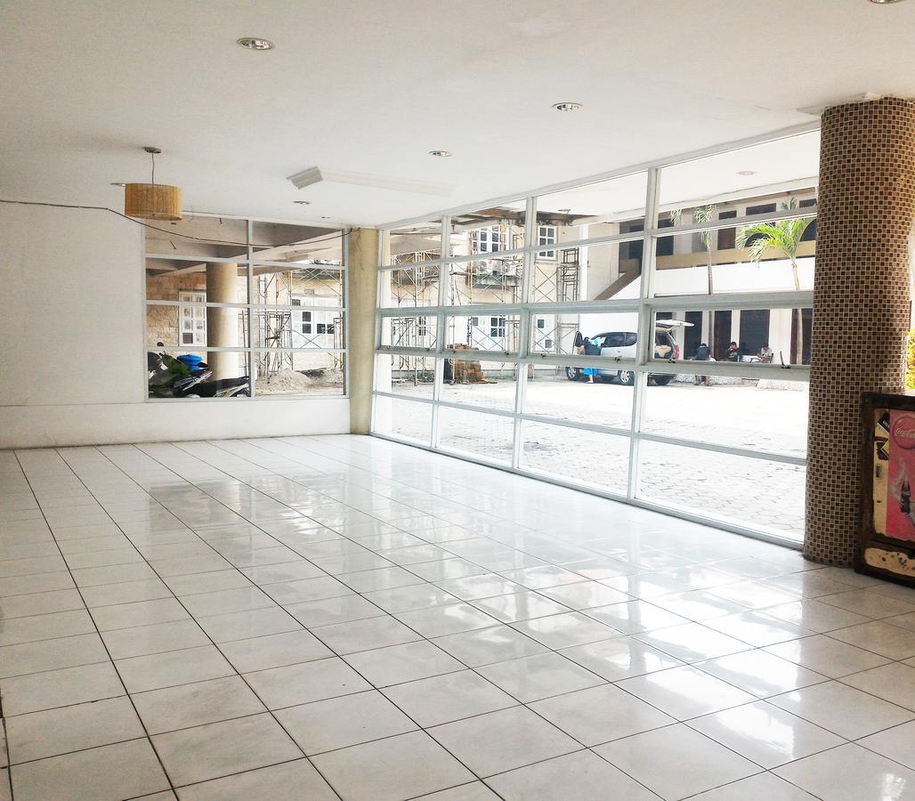 Hotel Sentral Jombang Bagian luar foto