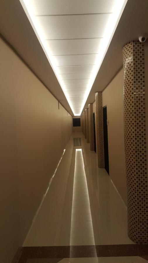 Hotel Sentral Jombang Bagian luar foto
